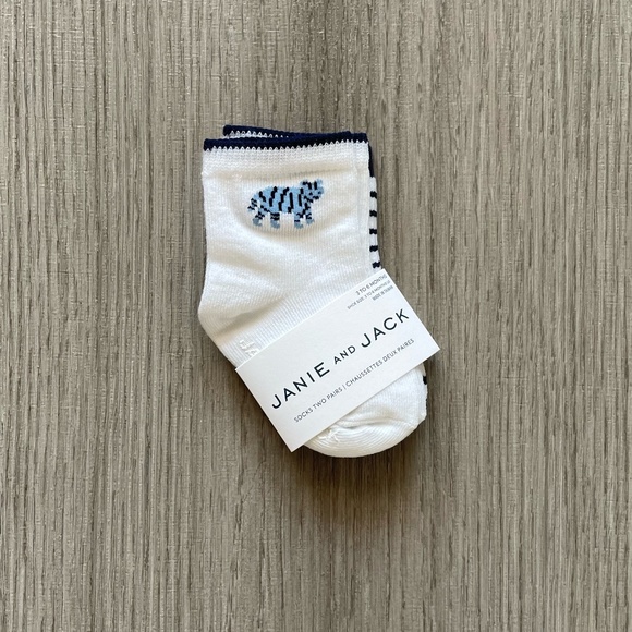 NWT Janie and Jack Animal Print Short Sleeve Onesie & Animal Socks Blue 3-6 M - Picture 10 of 13